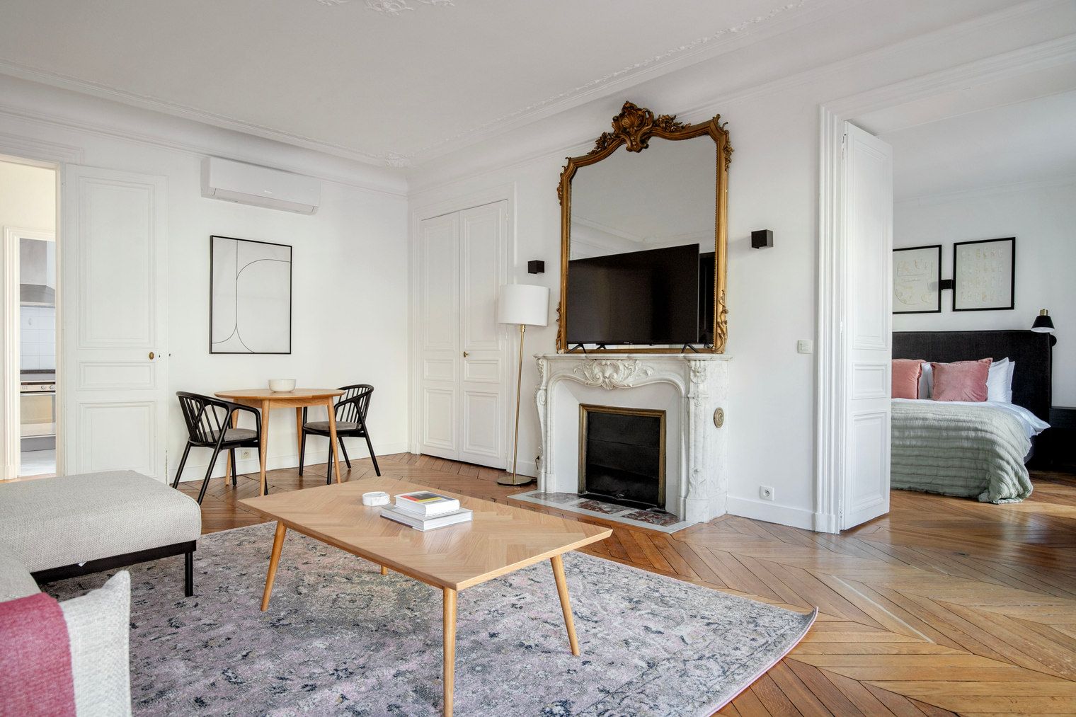 Stylish 2BR Apartment In Heart Of Paris - 23