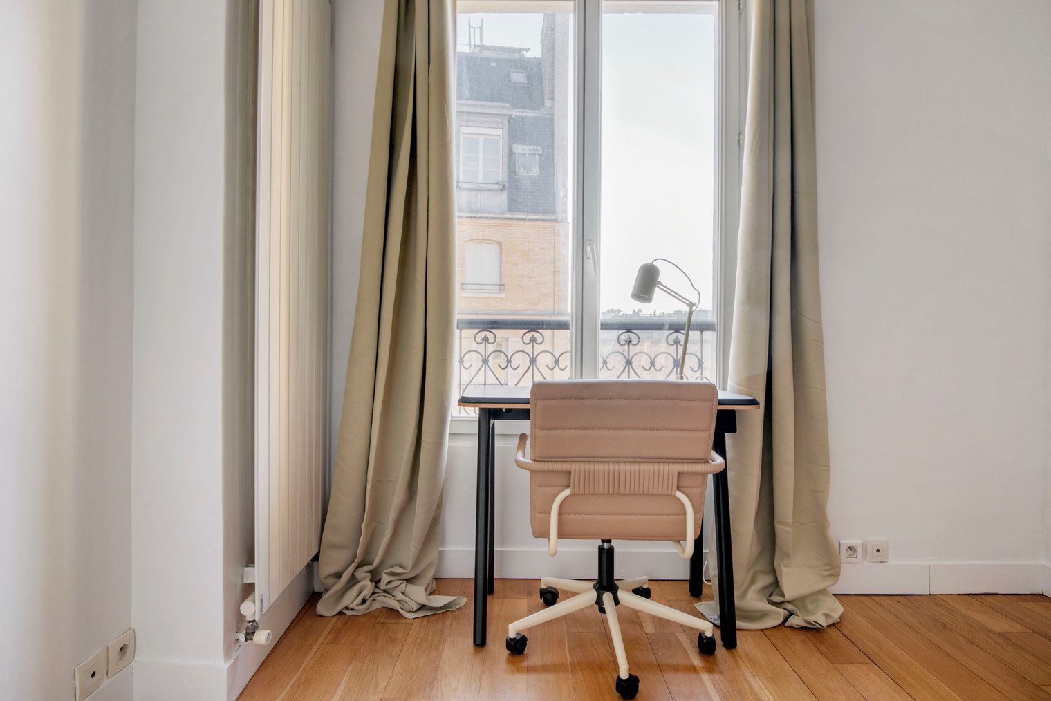 Stylish 2BR Apartment In Heart Of Paris - 9