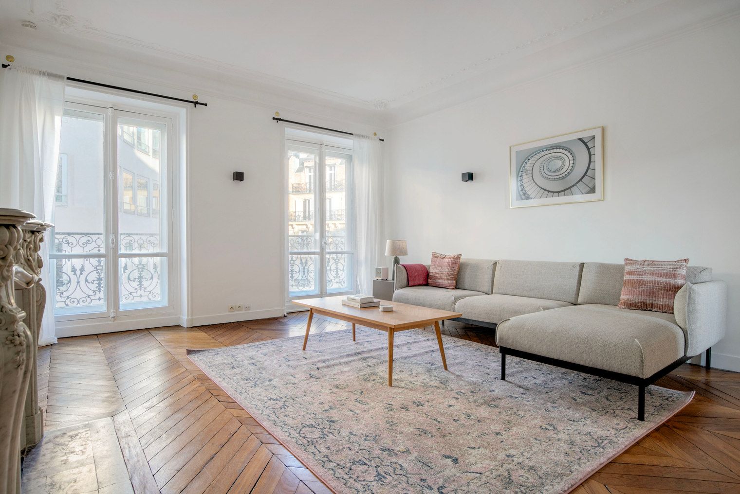 Stylish 2BR Apartment In Heart Of Paris - 25