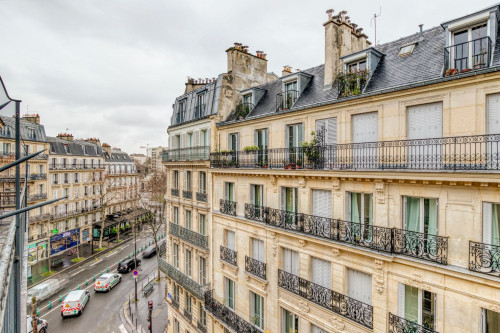 Charming One-Bedroom Retreat in Paris - Gallery - 13