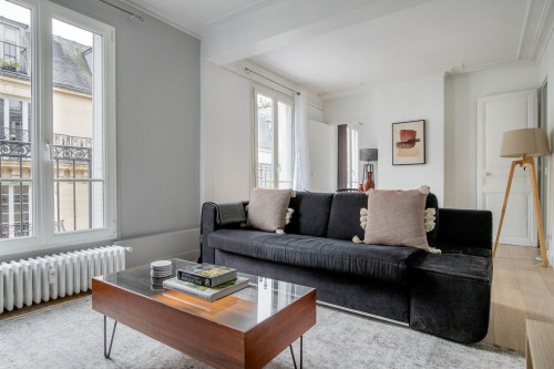 Charming One-Bedroom Retreat in Paris