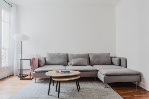 Chic One-Bedroom Apartment in Paris Épinettes