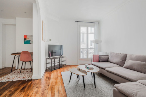 Chic One-Bedroom Apartment in Paris Épinettes