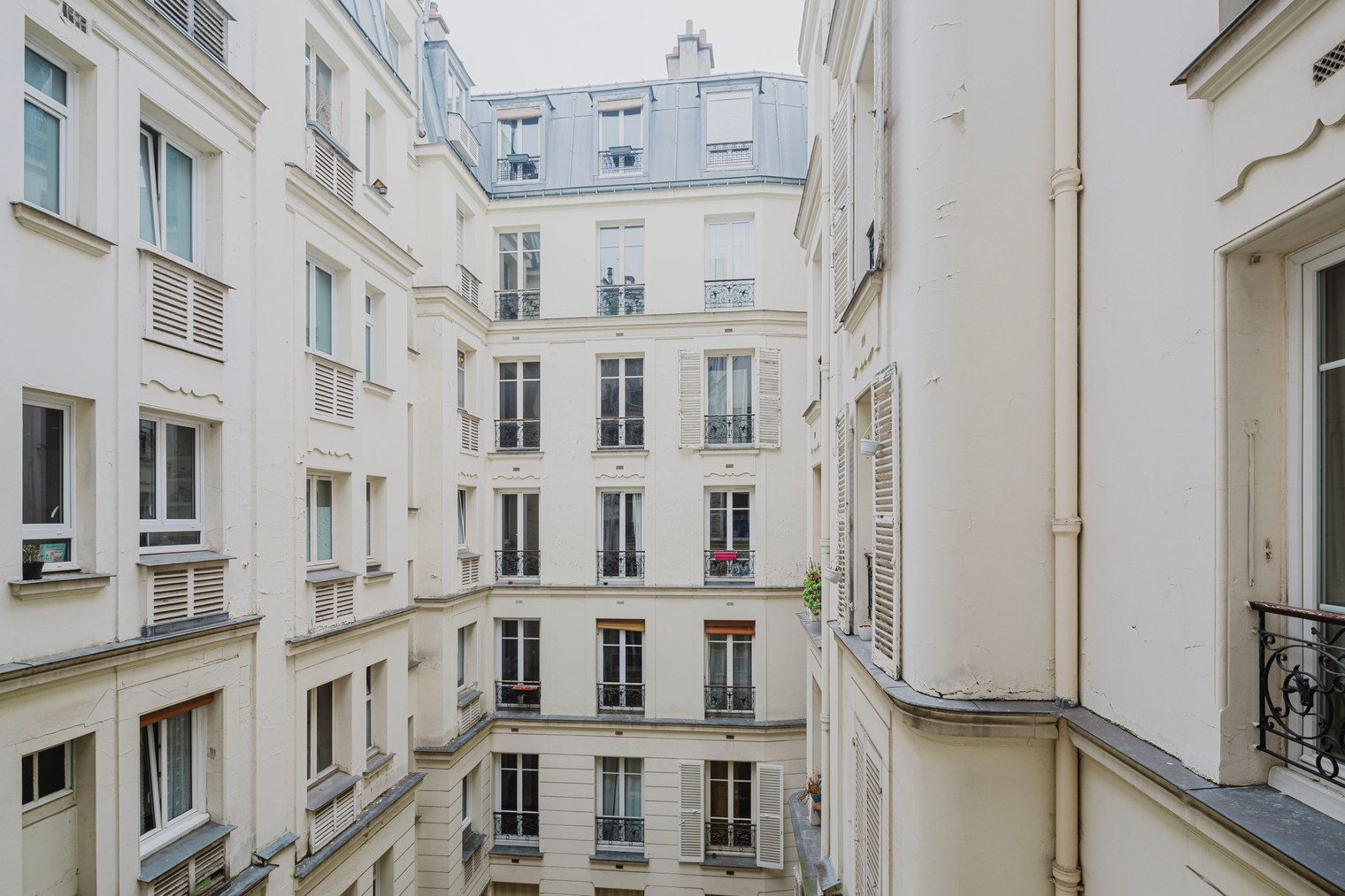 Chic One-Bedroom Apartment In Paris Épinettes - 4