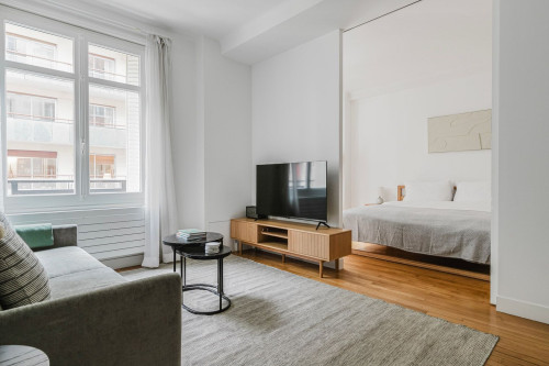 Chic One-Bedroom Apartment in Paris' Passy - Gallery - 12