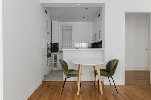 Chic One-Bedroom Apartment in Paris' Passy - Gallery - 18