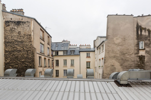 Stylish Two-Bedroom Retreat in Central Paris - Gallery - 7