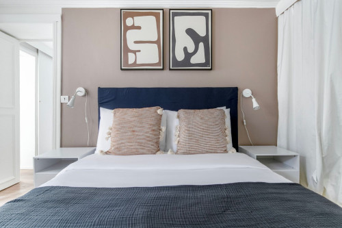 Chic Parisian One-Bedroom Oasis Awaits You - Gallery - 12
