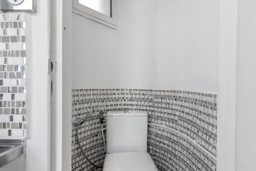 Chic Parisian One-Bedroom Oasis Awaits You - Gallery - 6