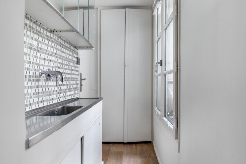 Chic Parisian One-Bedroom Oasis Awaits You - Gallery - 17