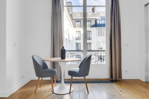 Elegant Champs-Élysées One-Bedroom Retreat - Gallery - 15
