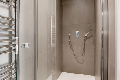 Elegant Champs-Élysées One-Bedroom Retreat - Gallery - 8