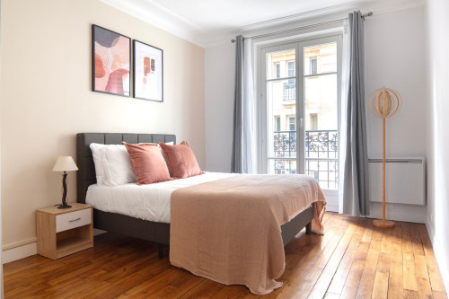 Charming Fully Furnished Parisian Oasis - Gallery - 5