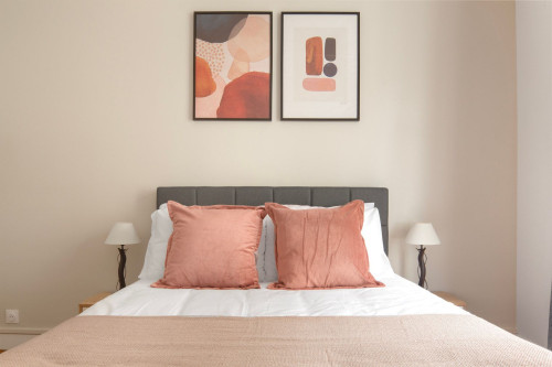 Charming Fully Furnished Parisian Oasis - Gallery - 6