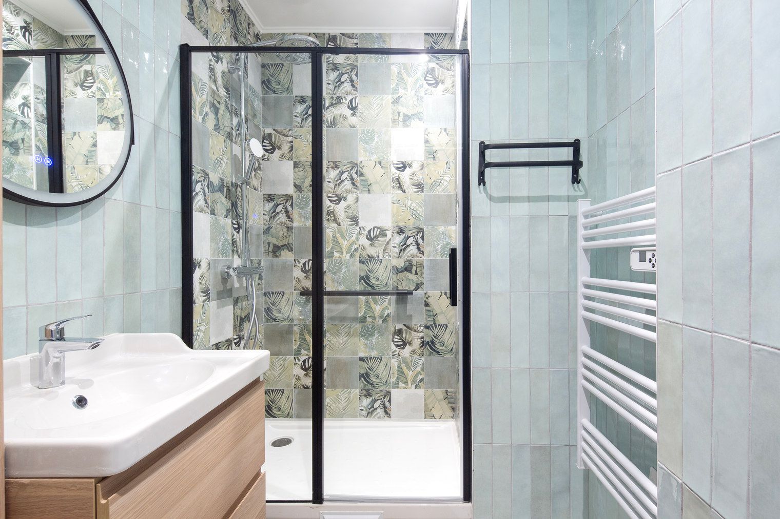 Charming Fully Furnished Parisian Oasis - 6
