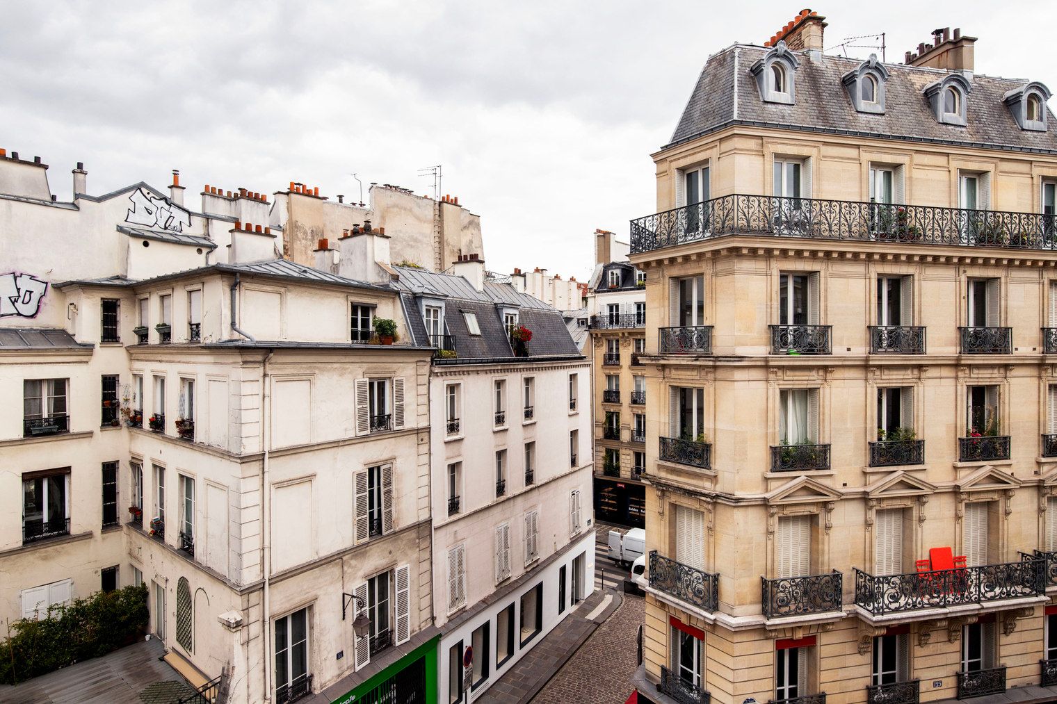 Charming Le Marais 1-Bedroom Retreat - 4