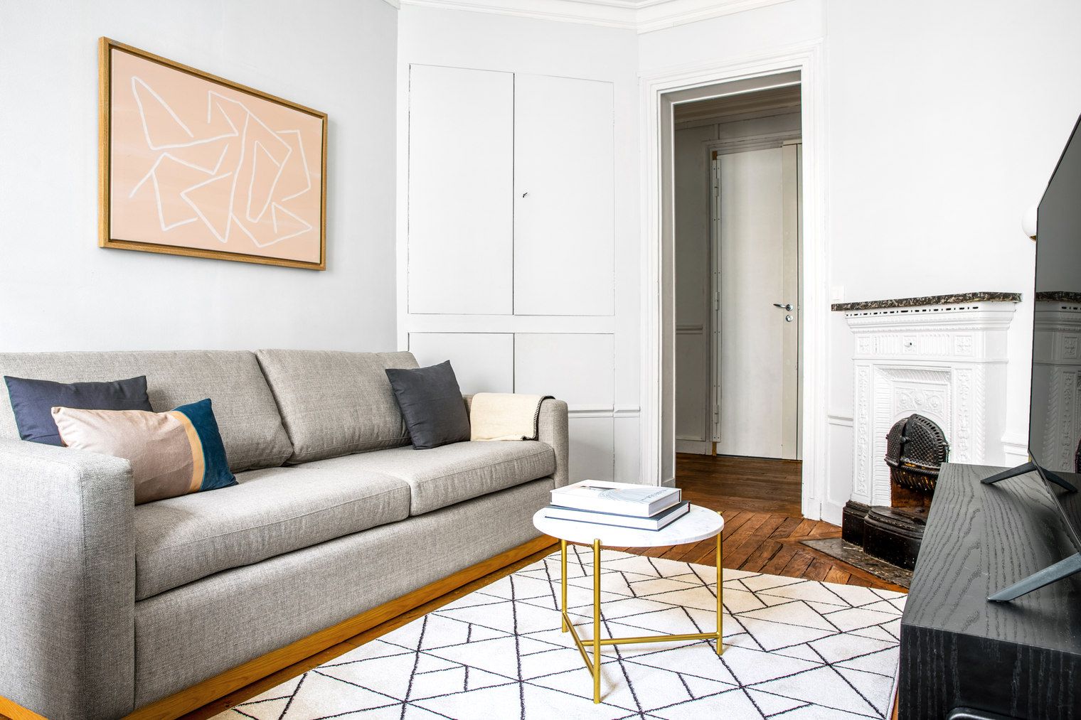 Charming Two-Bedroom In Saint Victor, Paris! - 15