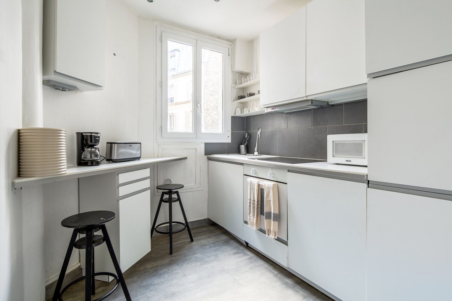 Charming Two-Bedroom In Saint Victor, Paris! - 12