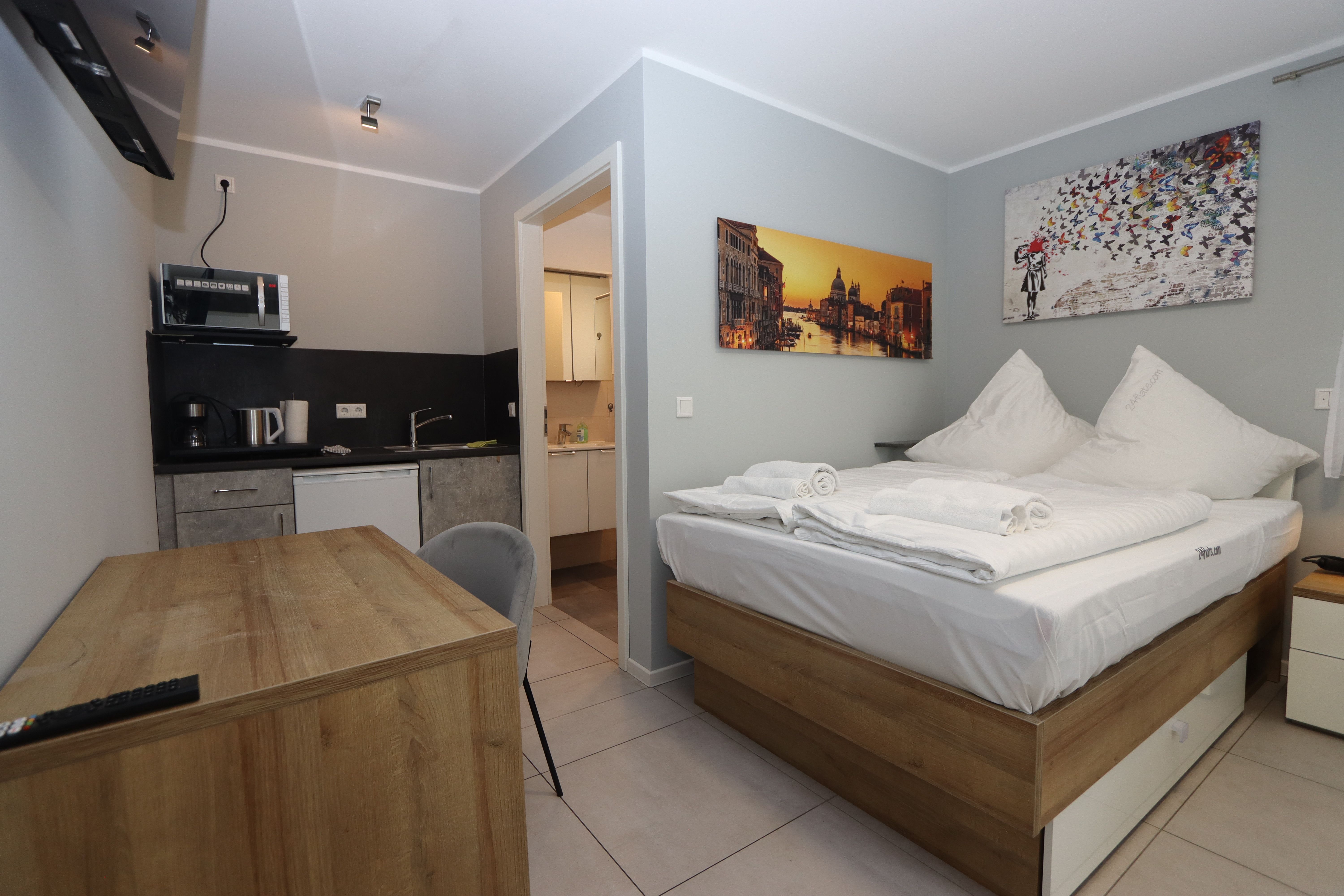  Stylish Studio Flat Near Frankfurt Airport  -  Stylish studio flat near Frankfurt Airport  - Gallery -  7