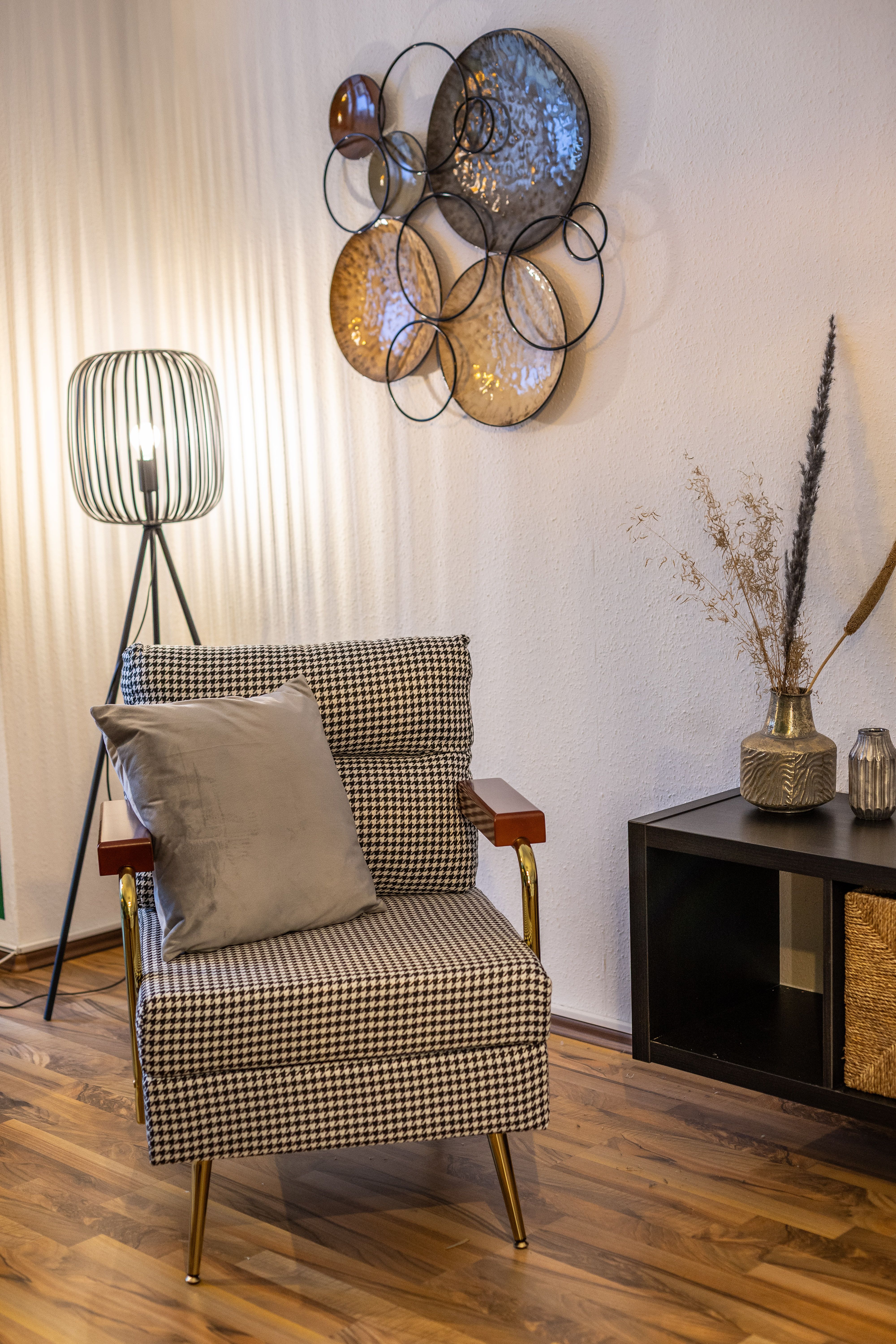 Cozy DOR – Stylish Apt. Parking & Netflix - 9