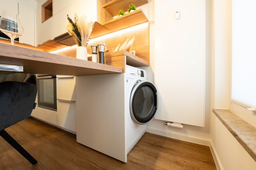 City Apartment with Balcony - Gallery - 16