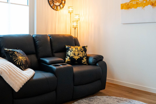 City Apartment with Balcony - Gallery - 14