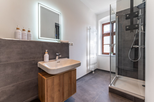 Stylish Apartment for 2 - Near Elbe - Renovated