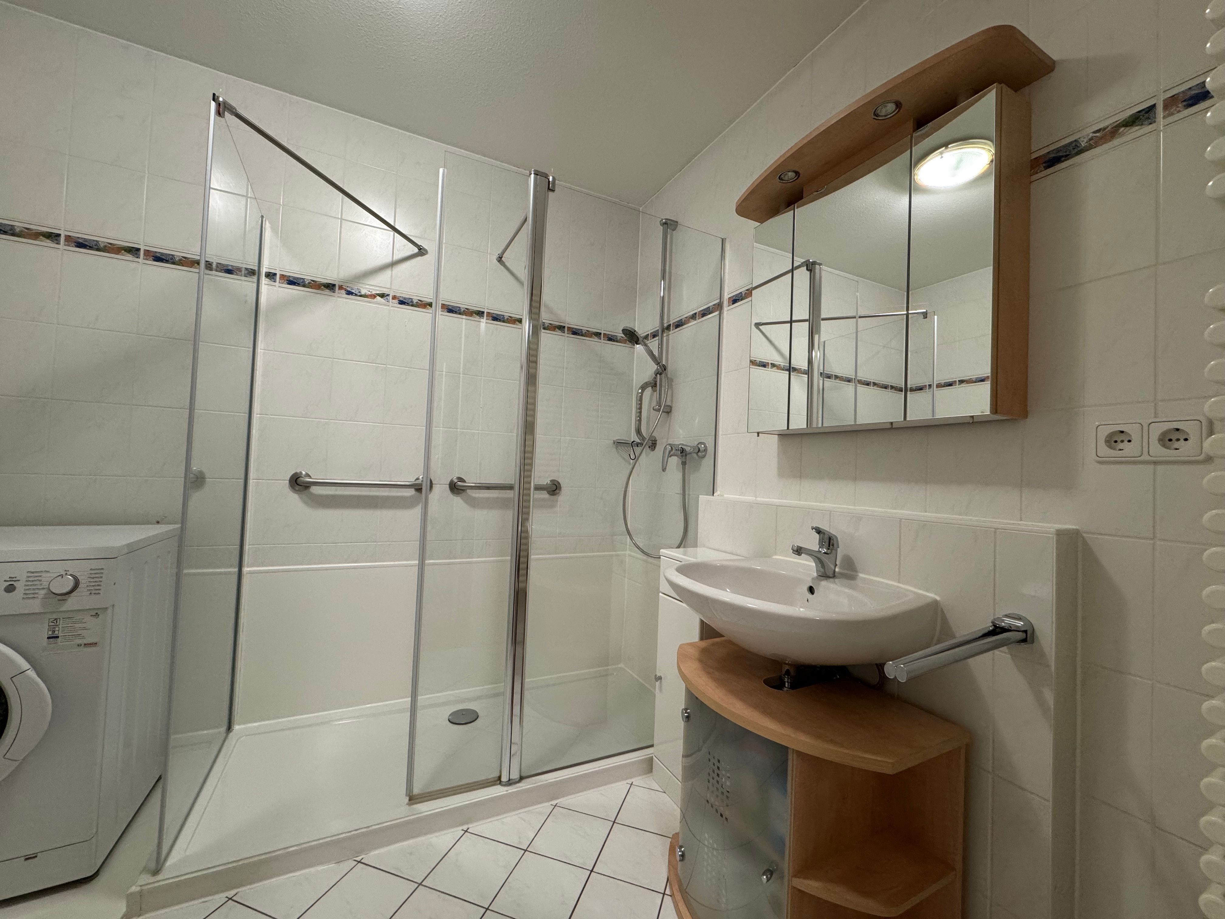  Business Home Augsburg-Pfersee: Near Main Station, WiFi, Balcony & Washing Machine  -  Business Home Augsburg-Pfersee: Near Main Station, WiFi, Balcony & Washing Machine  - Gallery -  7