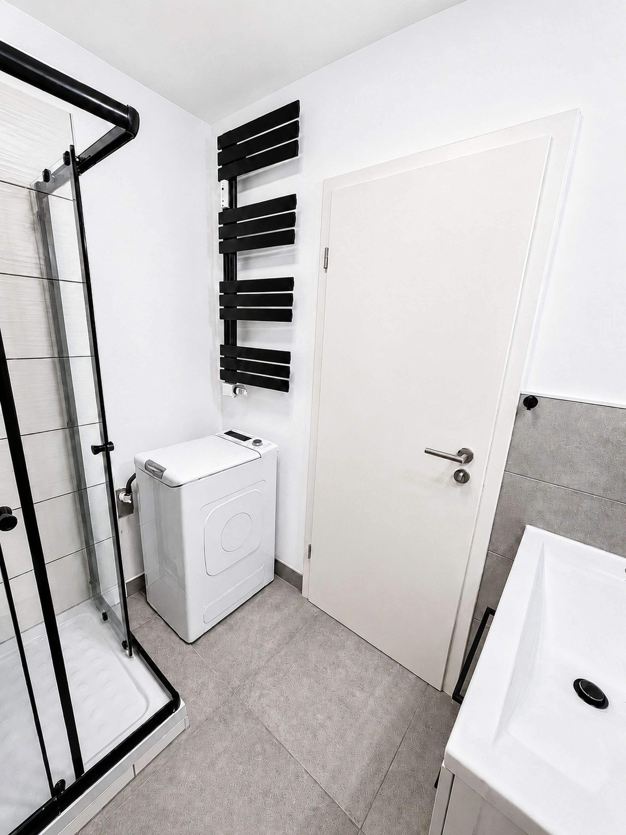 Top 1-Room Apartment With Kitchen, Düsseldorf / Parking Space - 3