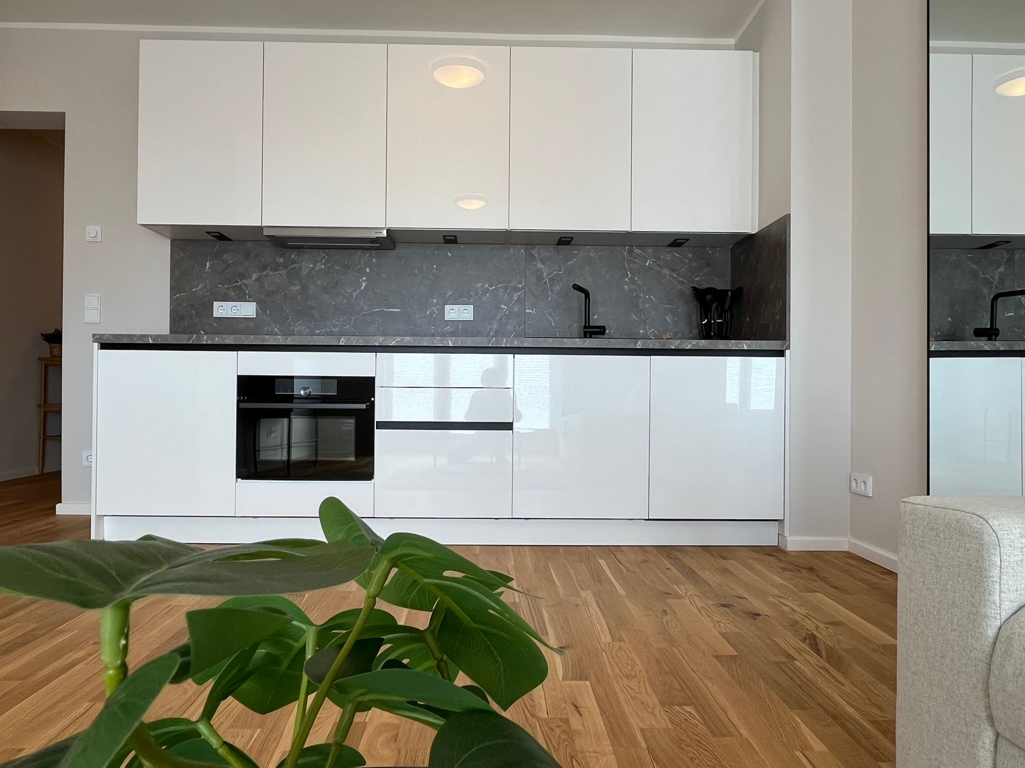 Exclusive Designer Apartment With Southwest Balcony Near Sanssouci Park - 25
