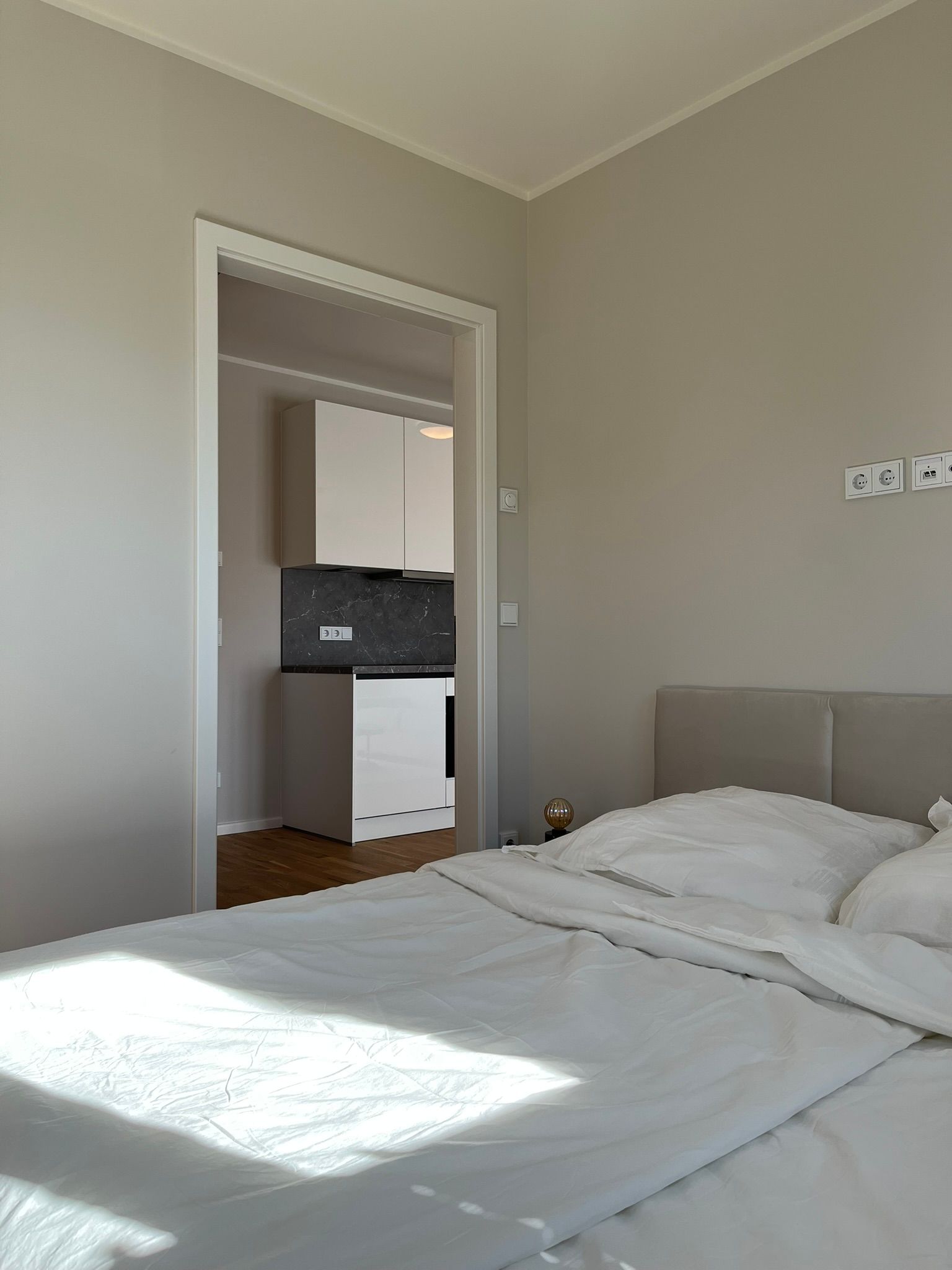 Exclusive Designer Apartment With Southwest Balcony Near Sanssouci Park - 16