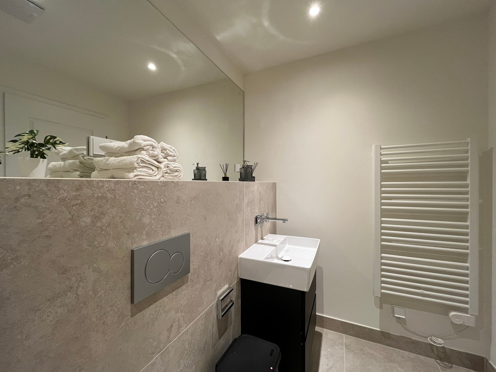 Exclusive Designer Apartment With Southwest Balcony Near Sanssouci Park - 8