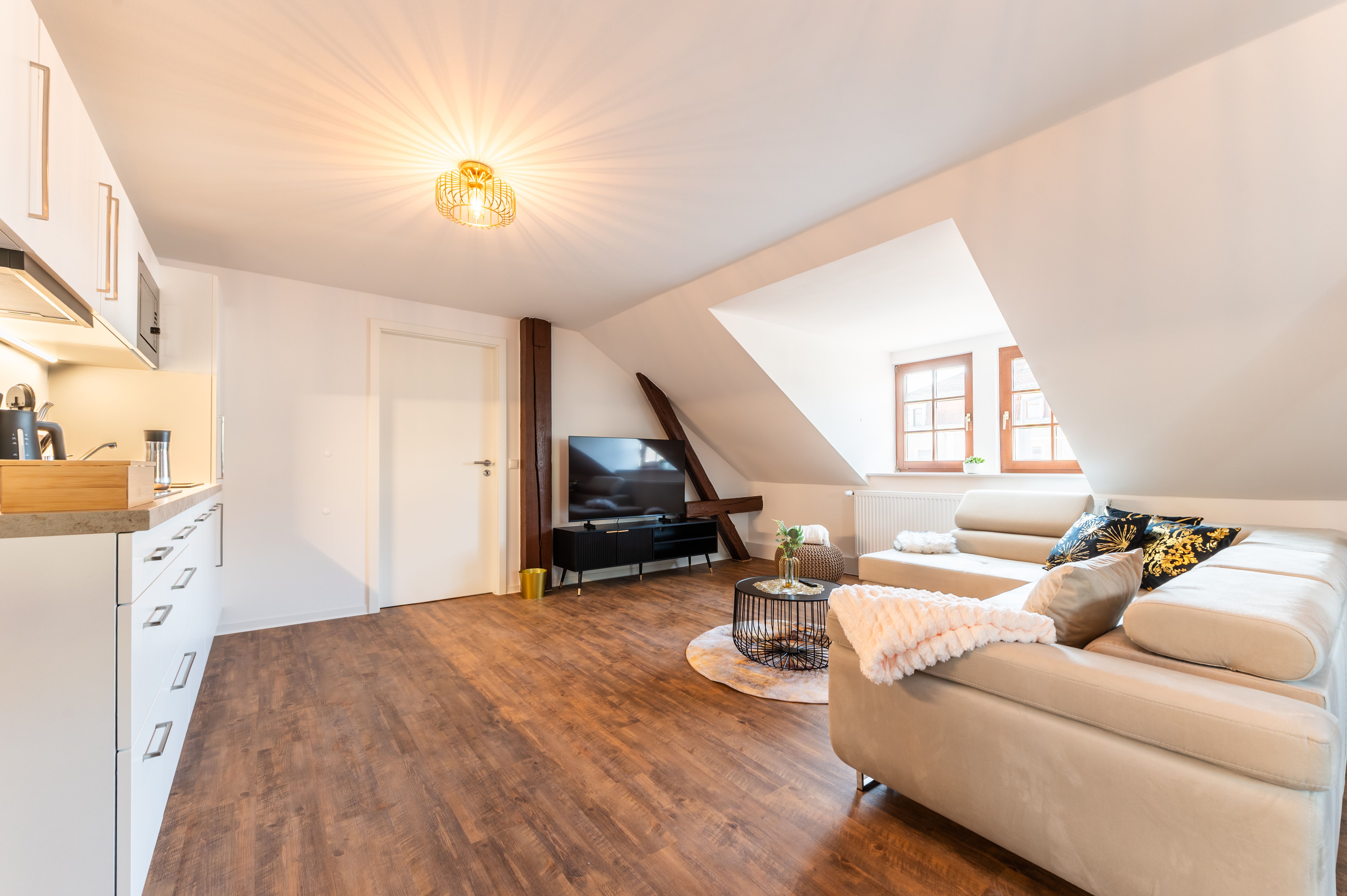 Charming Top-Floor Apartment Near The Elbe - 25