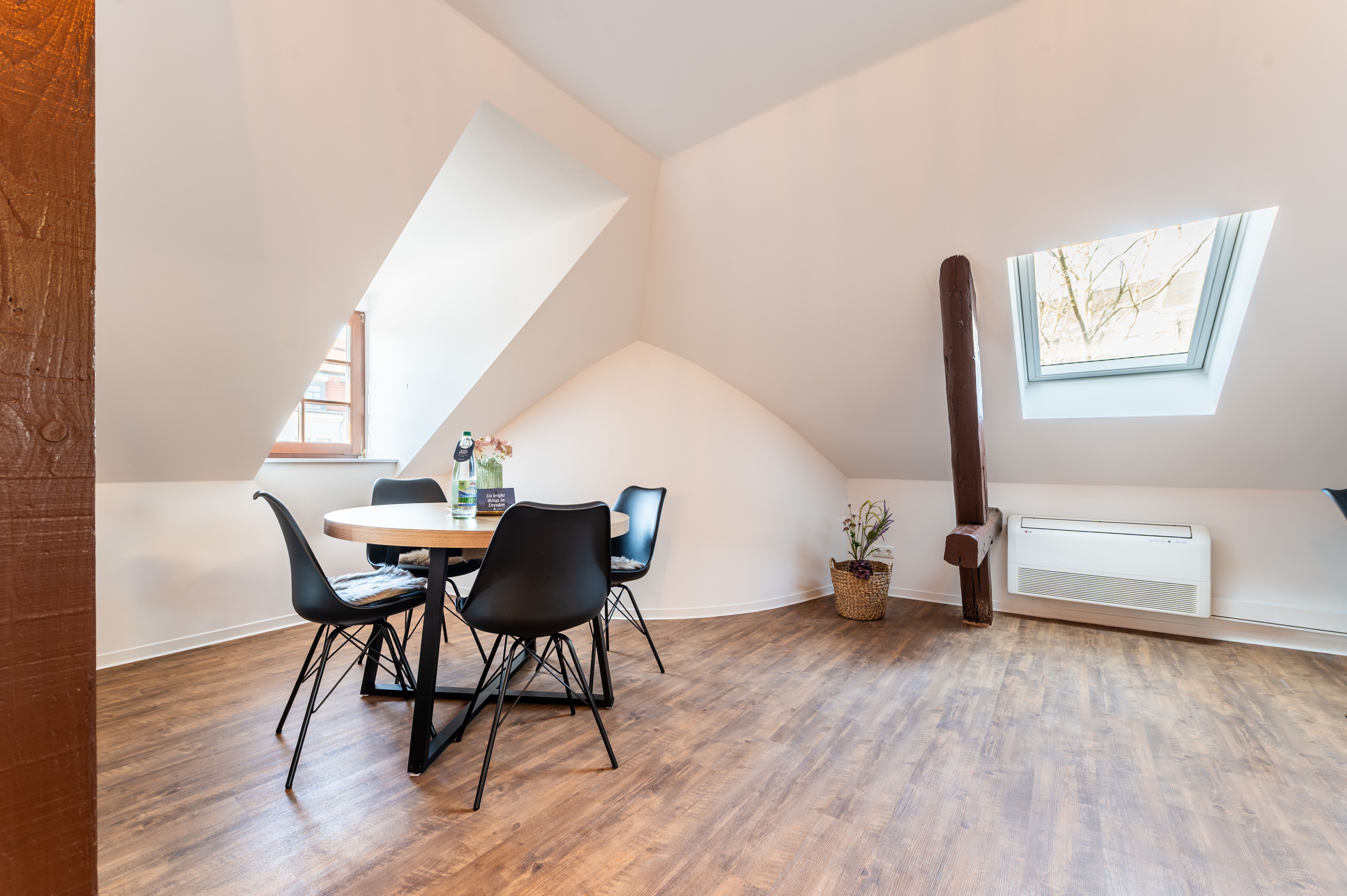 Charming Top-Floor Apartment Near The Elbe - 27