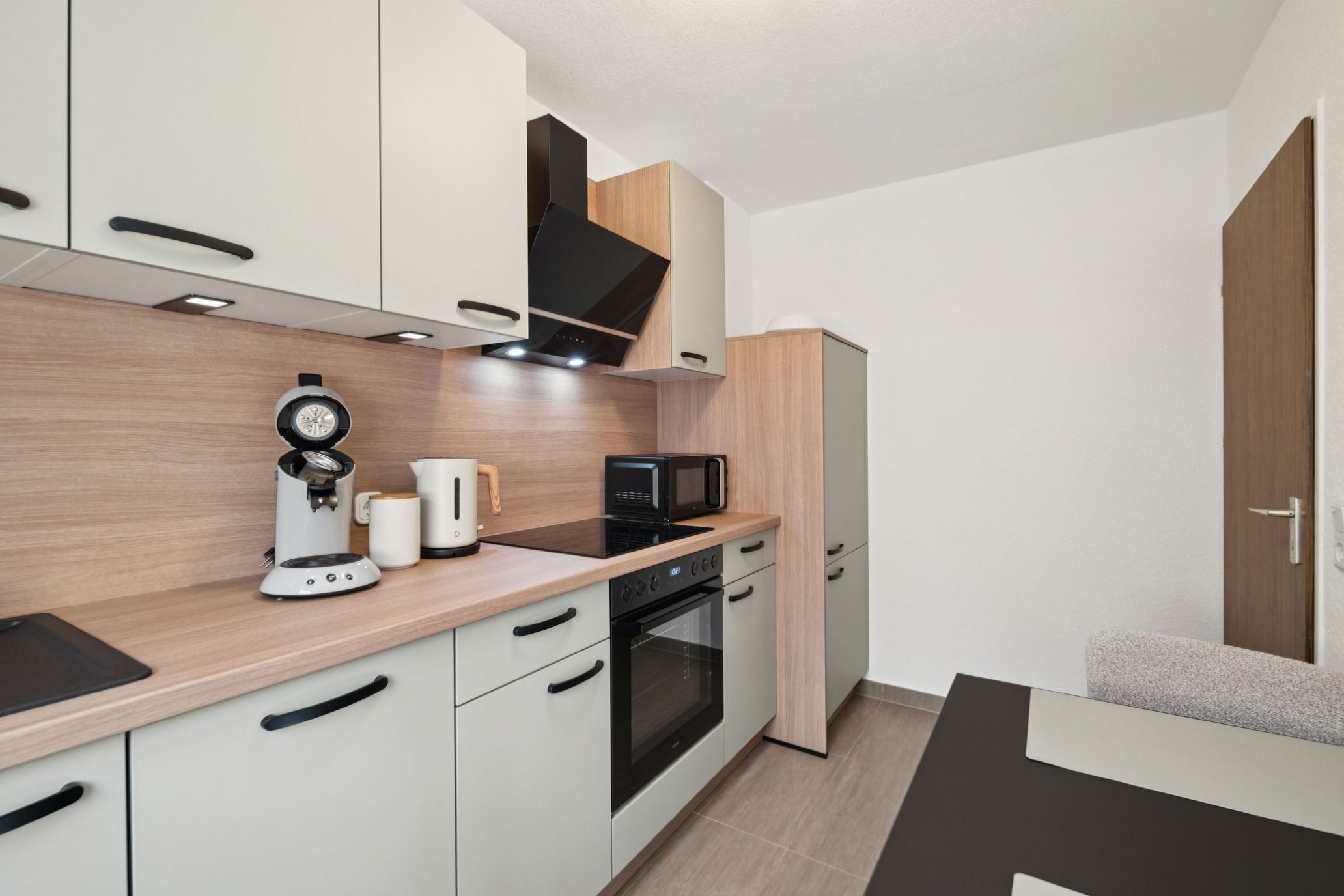 Fully Furnished All-Inclusive Apartment With Parking Space And Garden Area In Alzey - 4
