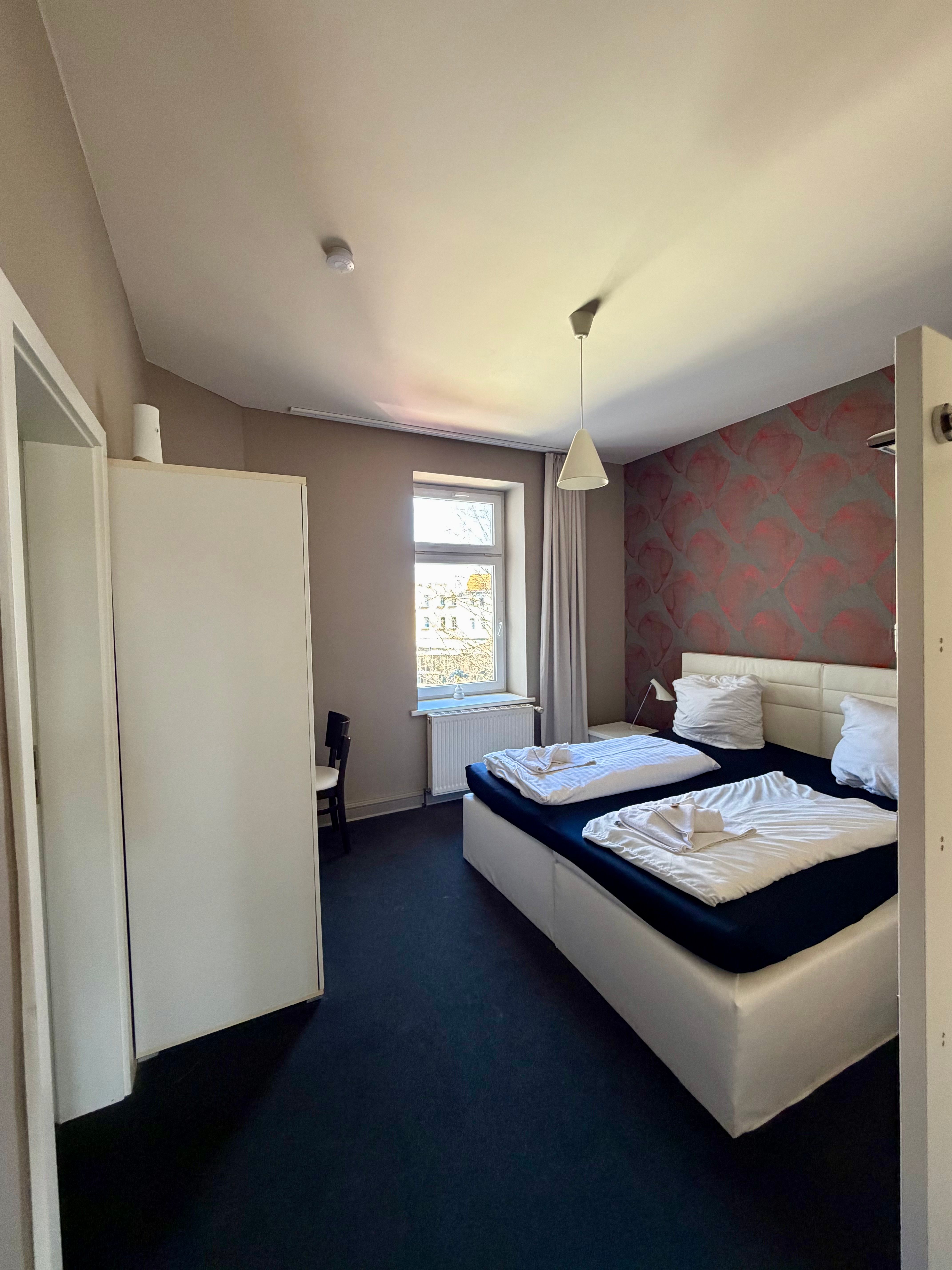  Altbauwohnung Am See Mit 2 Schlafzimmern Und 2 Bädern  -  Altbauwohnung am See mit 2 Schlafzimmern und 2 Bädern  - Gallery -  3