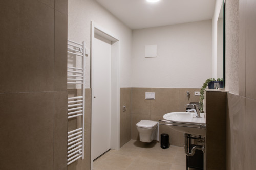 Modern Apartment by the Basilica I 55sqm I 1 Bed - Gallery - 9
