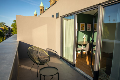 Modern Apartment by the Basilica I 55sqm I 1 Bed