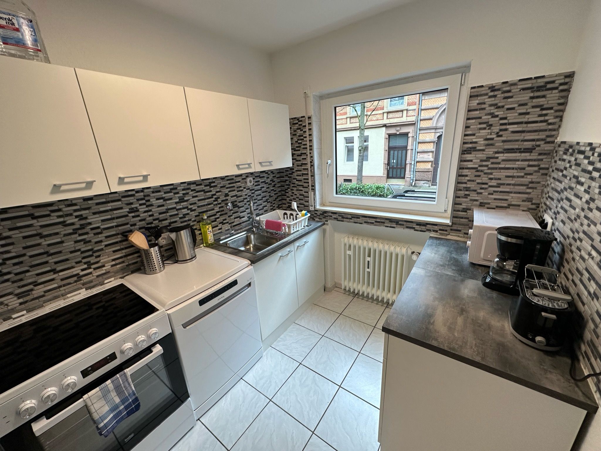 Beautiful, Large And Great Apartment With Balcony In Top Location - 12
