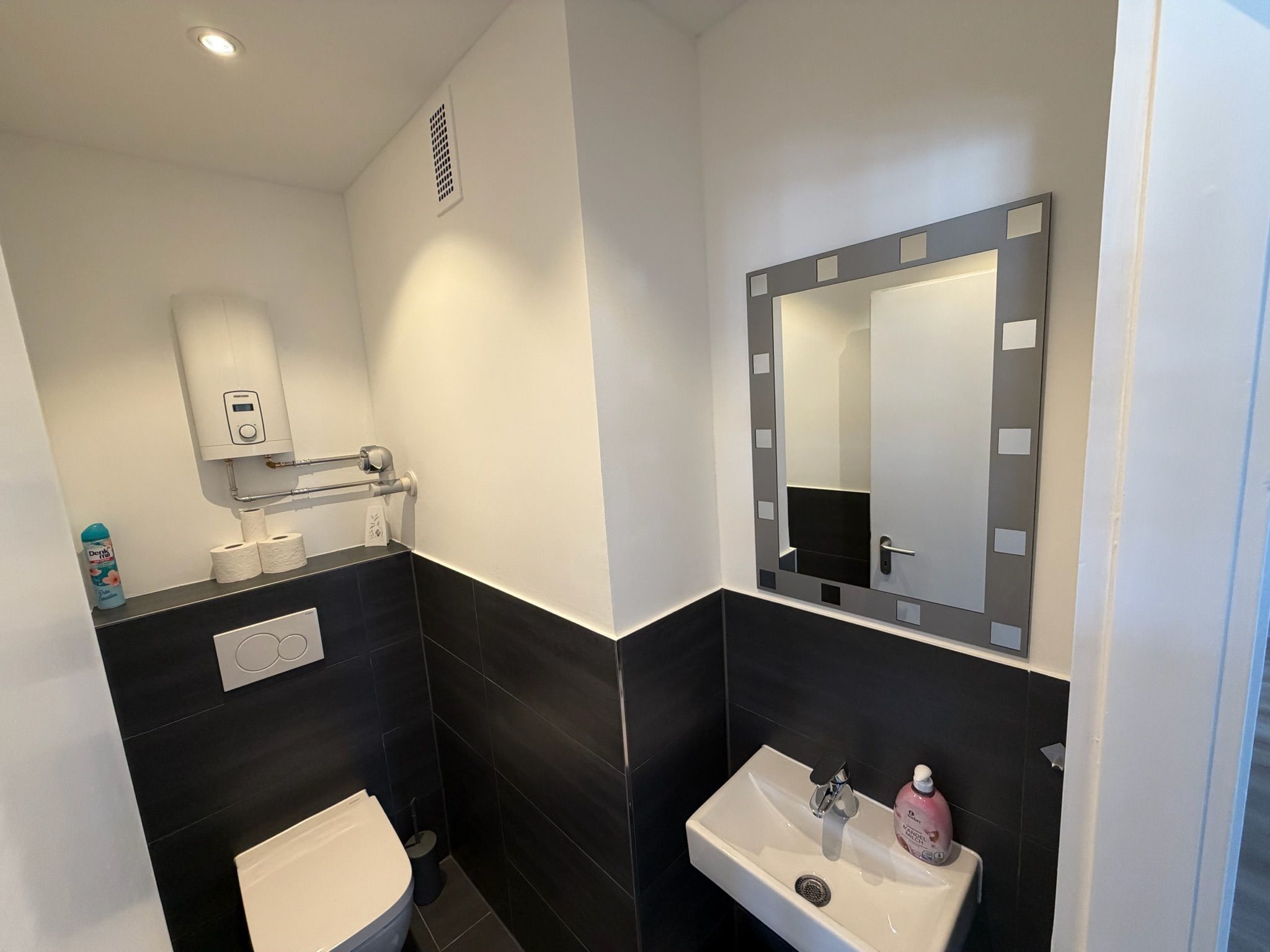 Modern 3-Room Apt. With Big Living Room & Balcony - 3