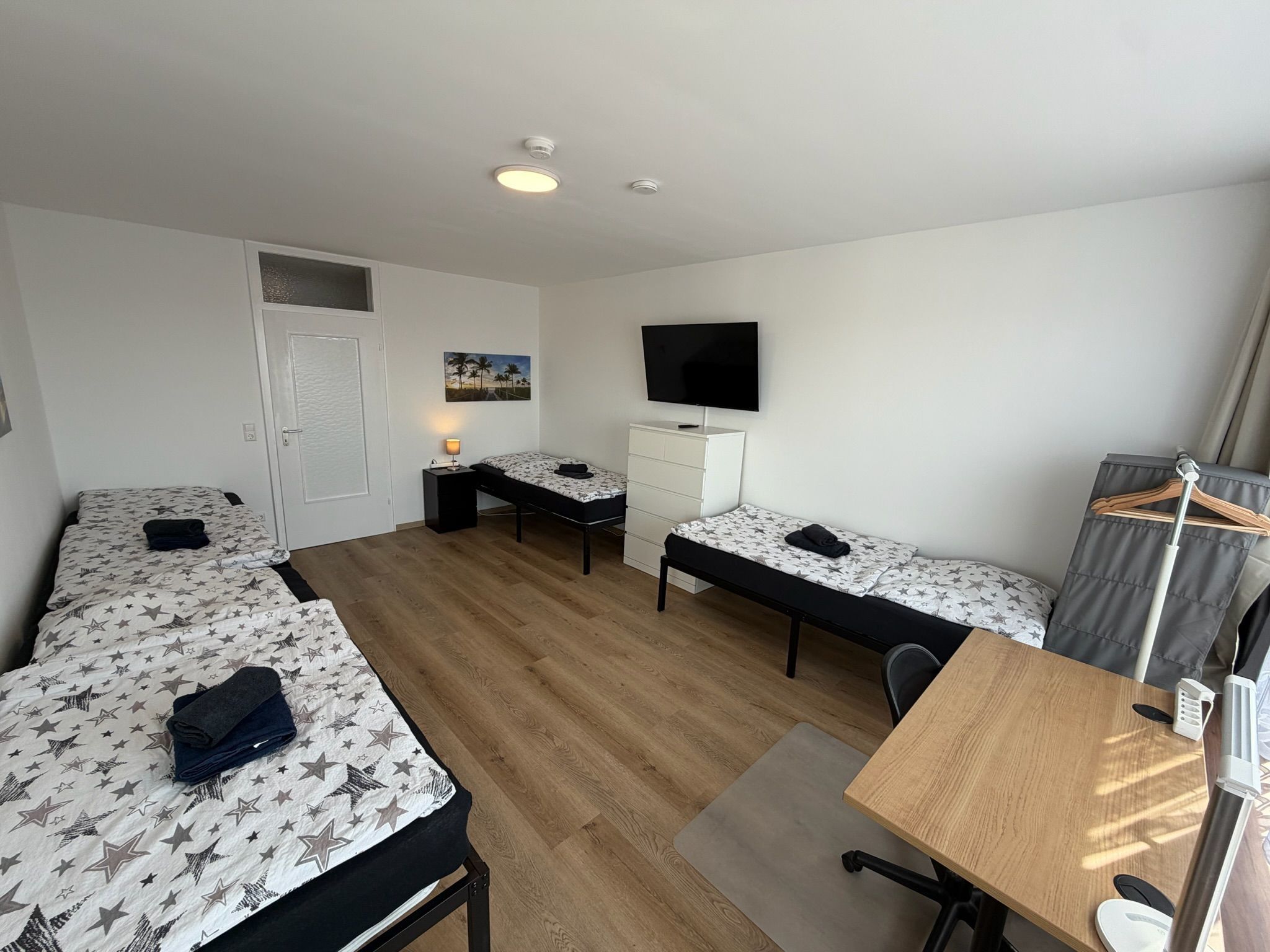 Modern 3-Room Apt. With Big Living Room & Balcony - 16