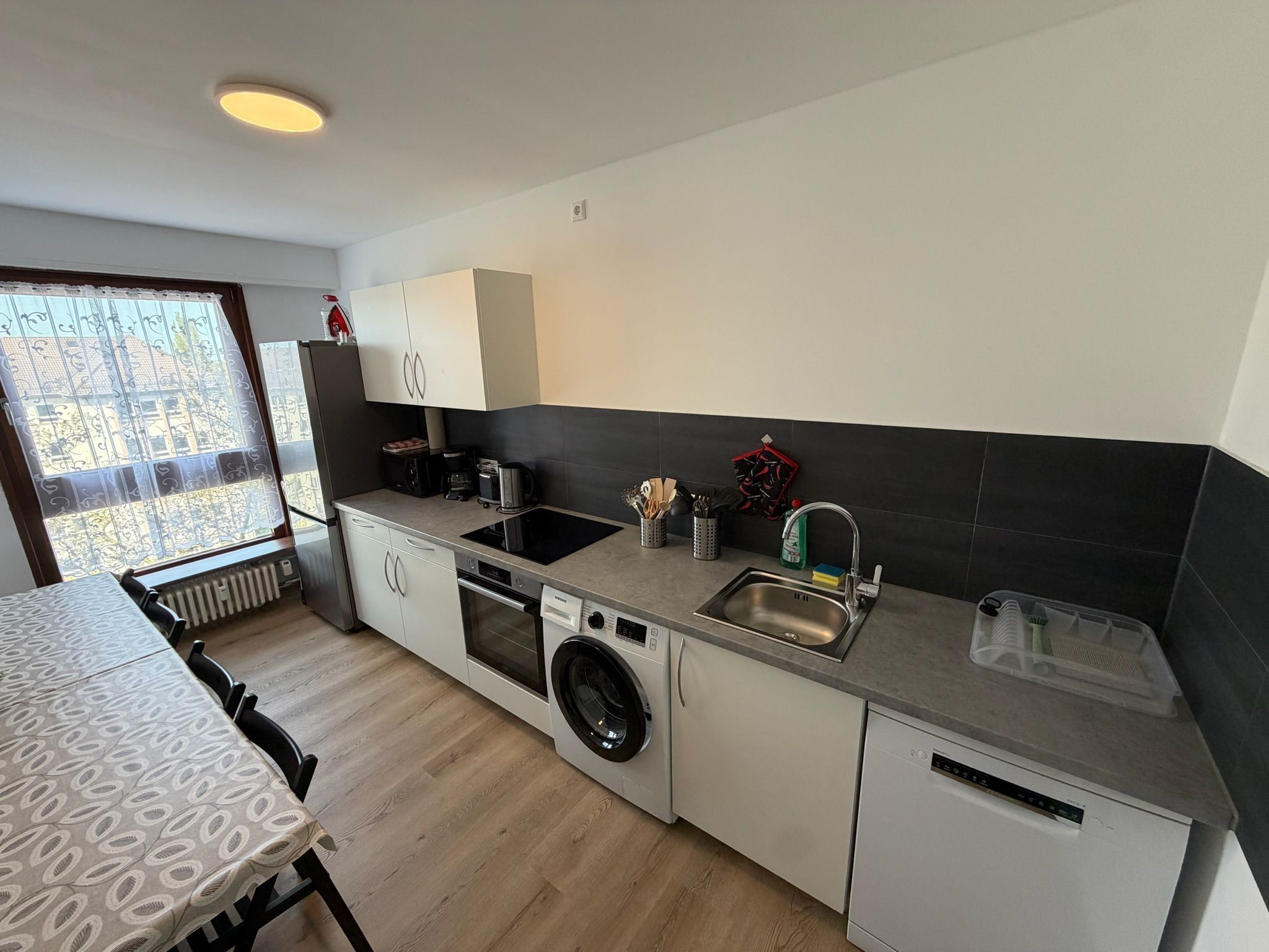 Modern 3-Room Apt. With Big Living Room & Balcony - 8