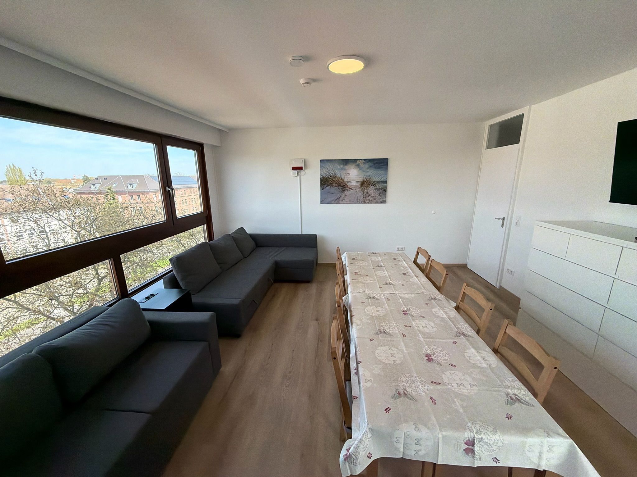 Modern 3-Room Apt. With Big Living Room & Balcony - 19