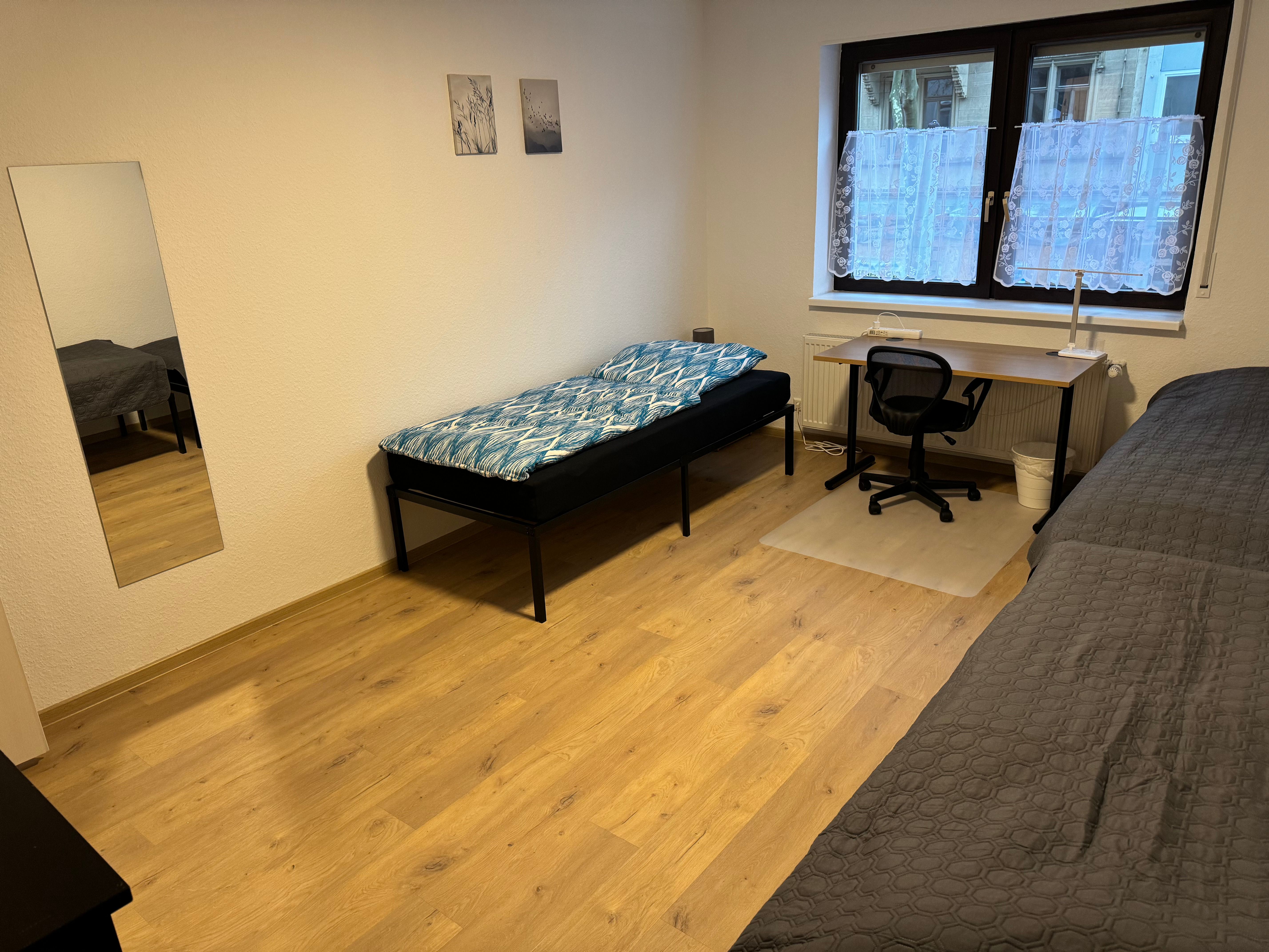 5-Room Apartment (120 Sqm) With 2 Bathrooms, 2 Kitchens, Bar Area & Balcony Directly In The City Cen - 4