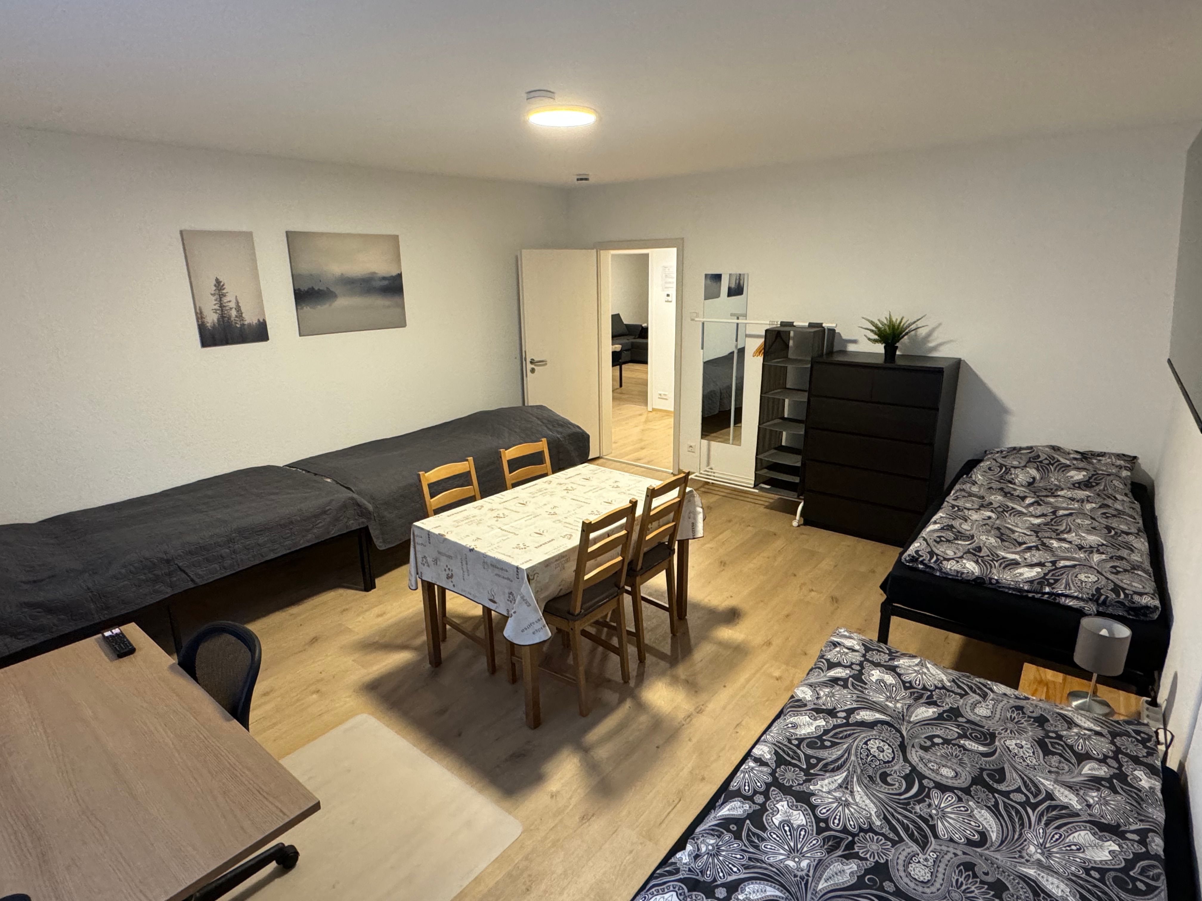 5-Room Apartment (120 Sqm) With 2 Bathrooms, 2 Kitchens, Bar Area & Balcony Directly In The City Cen - 5