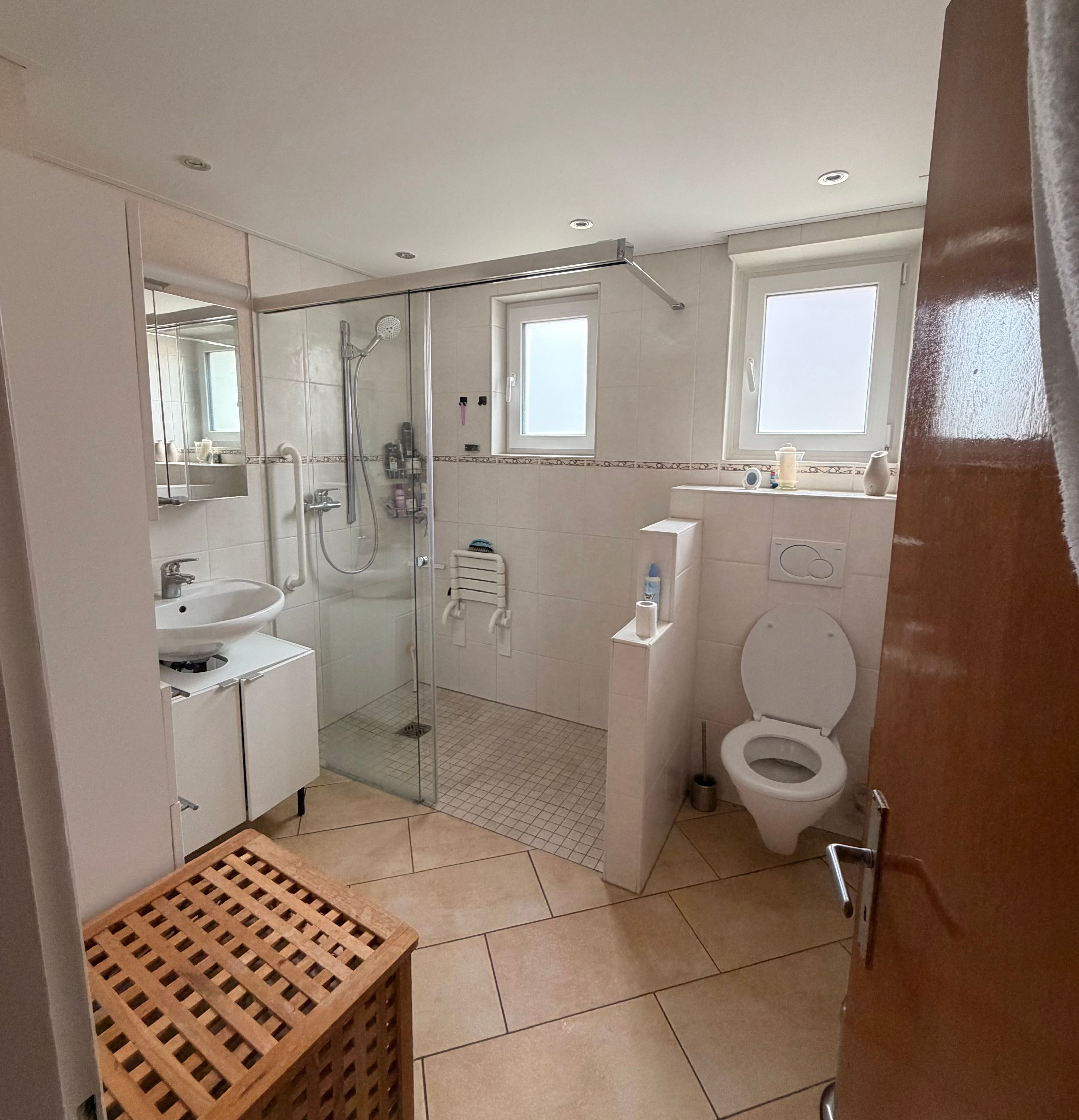  Large, Bright Apartment For Temporary Rent In Offenburg  -  Large, bright apartment for temporary rent in Offenburg  - Gallery -  3