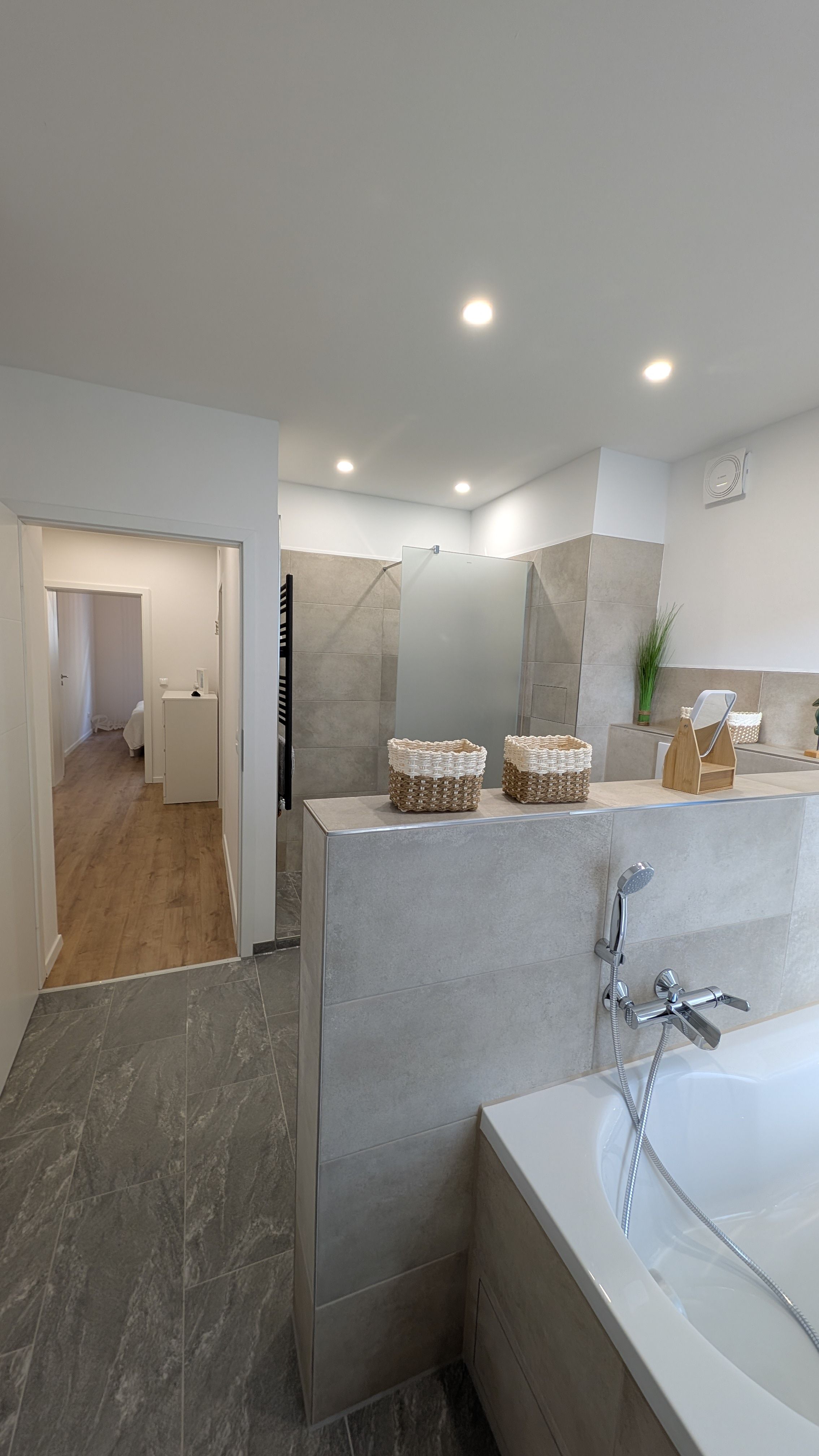  55 M2 | Spacious | Luxury Bathroom | H.q. Mattrasses | Private Terrace  -  55 m2 | spacious | luxury bathroom | h.q. mattrasses | private terrace  - Gallery -  5