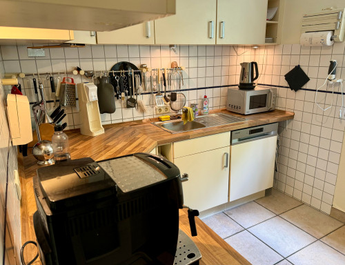 Fantastic and amazing suite in Bonn Great & homely apartment in the heart of Bonn (Beuel), Rhine and the center of Bonn are on the doorstep