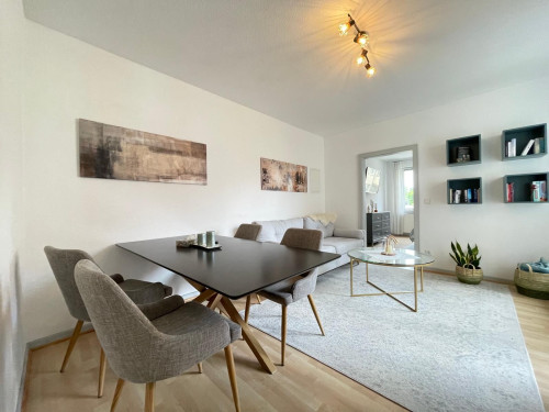 Stylish city apartment with balcony near Maschsee lake