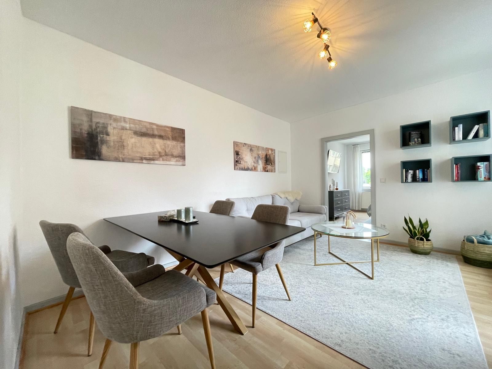 Stylish City Apartment With Balcony Near Maschsee Lake - 8